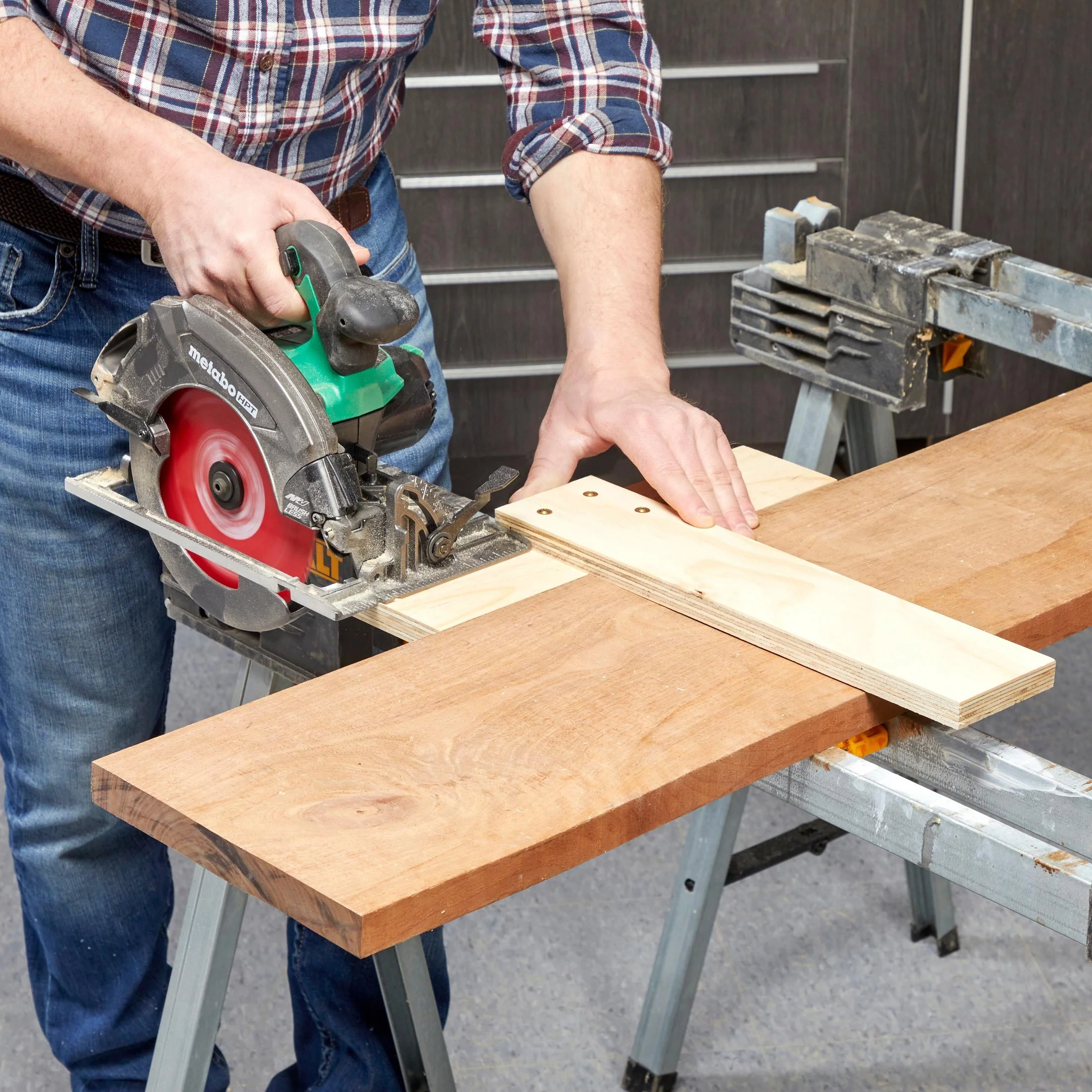 How to Cut Straight With a Circular Saw: Expert Tips for Precision