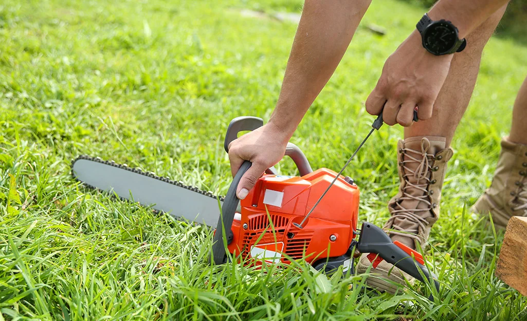 How to Start a Chainsaw: Quick Tips for Safe and Easy Use
