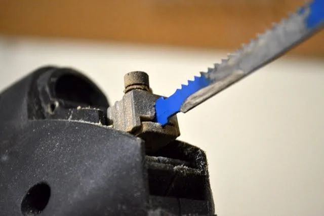 How to Change a Jigsaw Blade: Quick & Easy Step-by-Step Guide