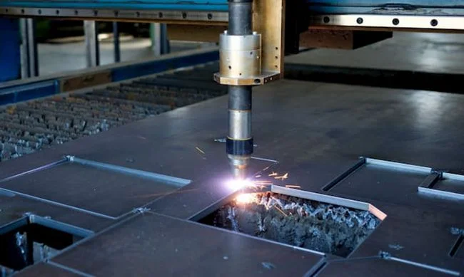 Plasma cutter cutting metal 2