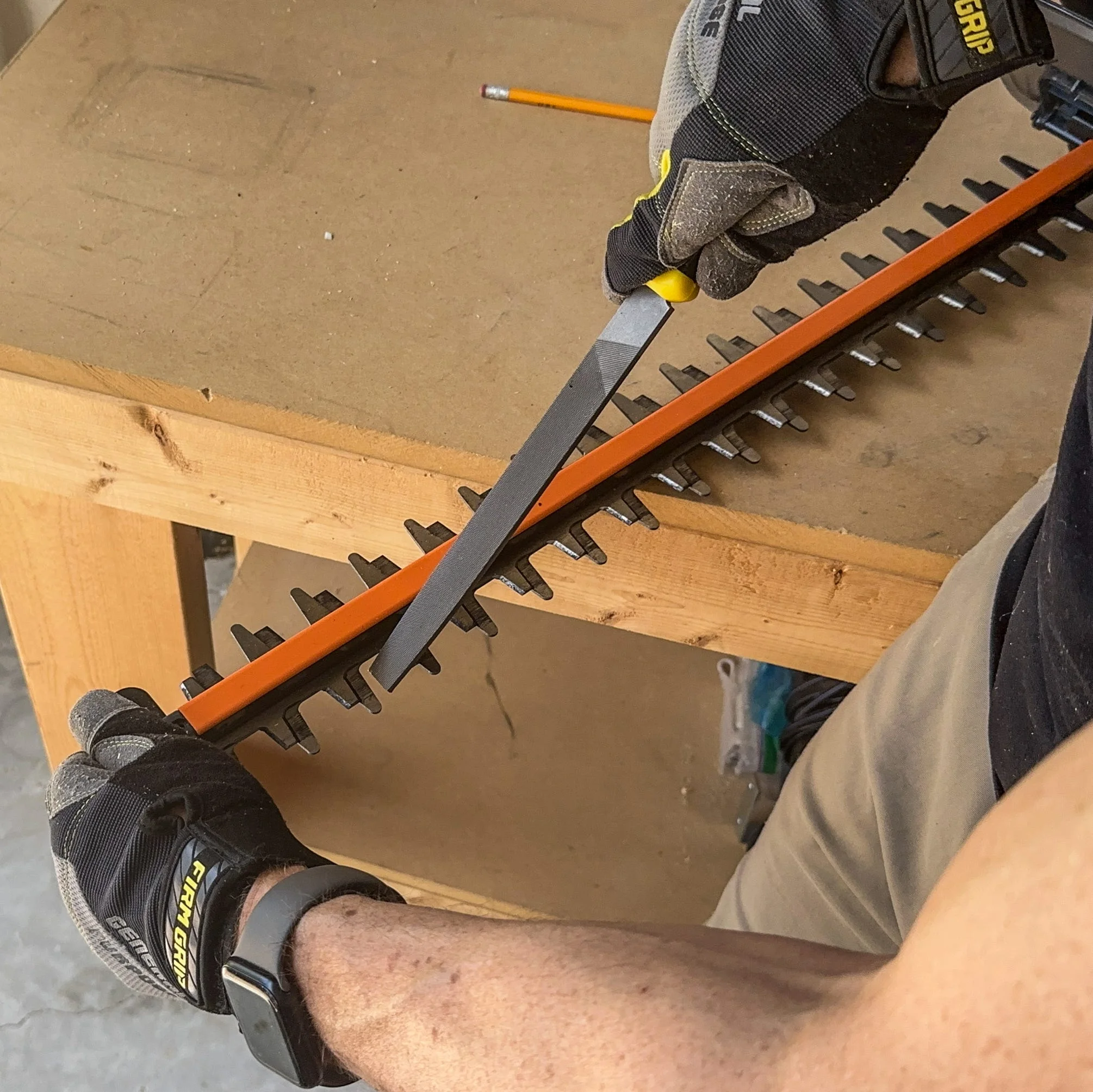 Sharpen hedge trimmer 004 6866e1de80977