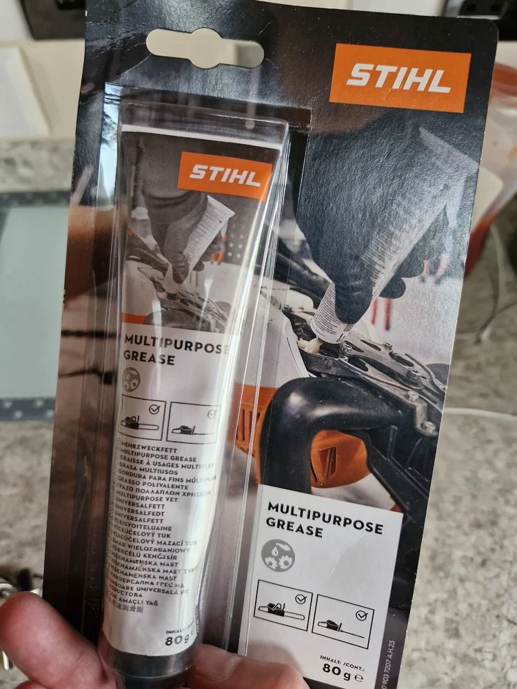 What is the Best Lubricant for Hedge Trimmer Blades: Top Picks Revealed