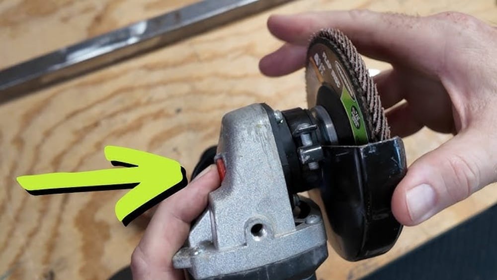 How To Change An Angle Grinder Disc