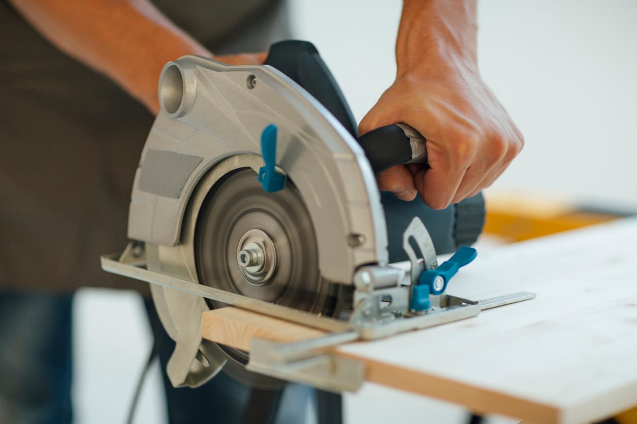 How to Use a Circular Saw Safely: Essential Safety Tips