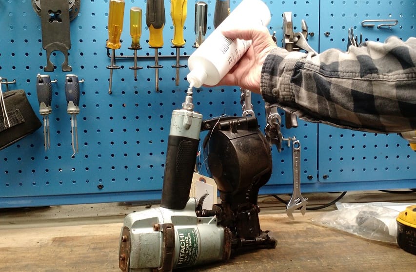 How to Oil a Nail Gun for Smooth and Long-Lasting Performance