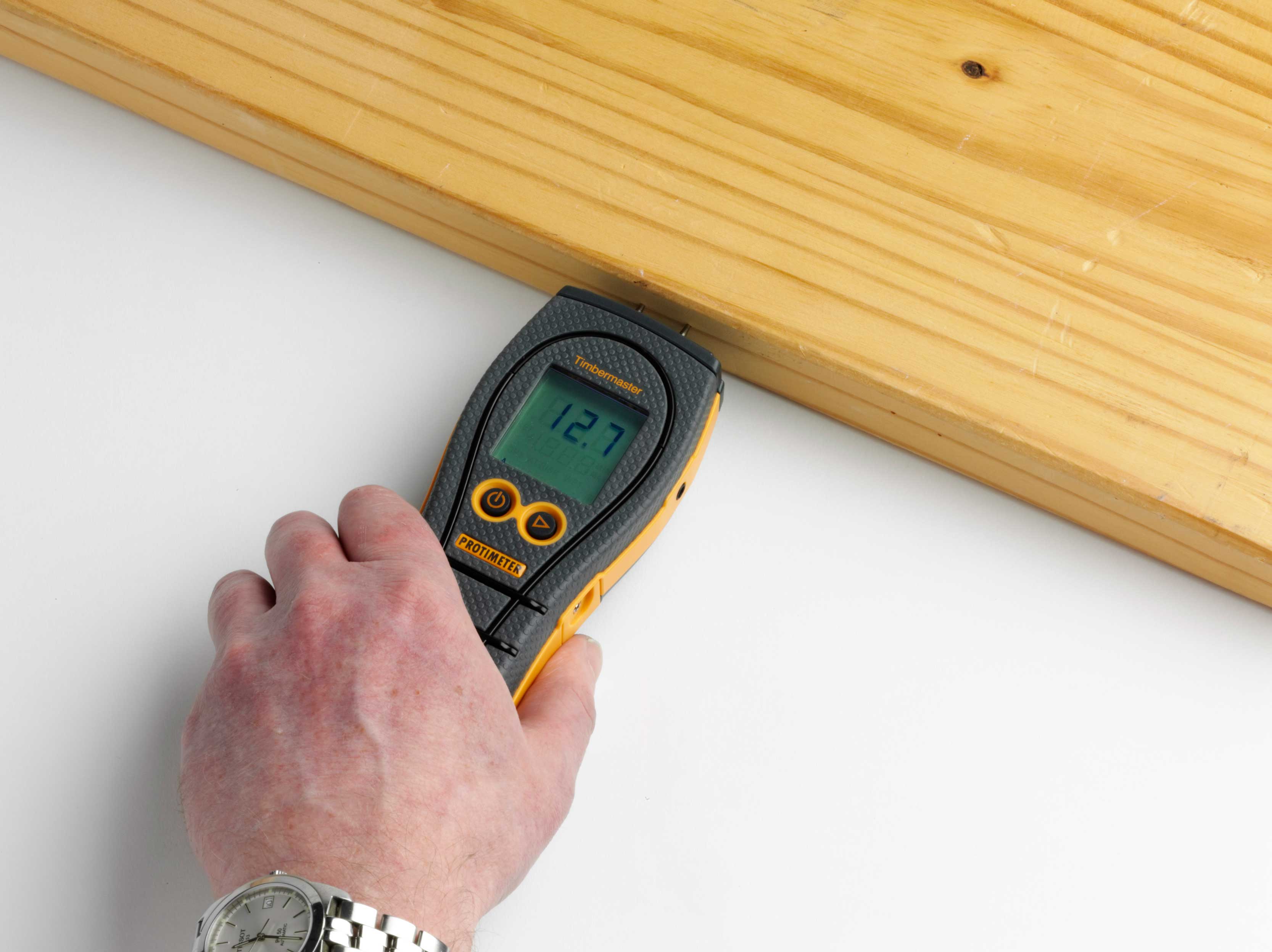 How to Use a Wood Moisture Meter for Accurate Readings